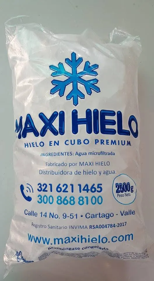 Cubos de hielo transparentes y compactos, listos para empacar. Imagen provisional.